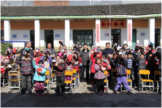 大爱不暂停—凯发k8地产对赣州洋田小学生爱心行动报道