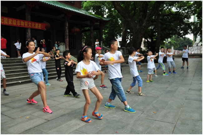 【佛山中；帷俊盎断餐Щ帷2015「中国外洋」内地香港学生夏令营”圆满举行